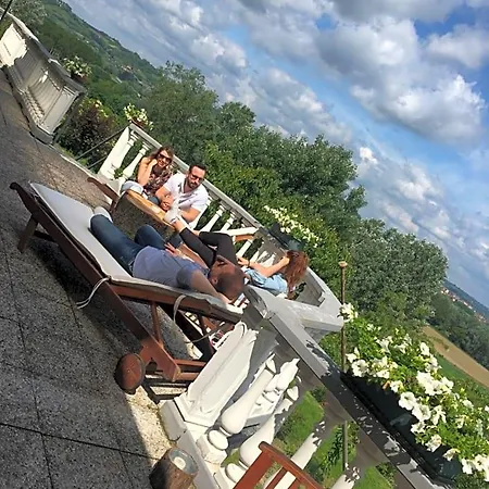 Rossella Villarella Dei Tulipani Bed & Breakfast Asti